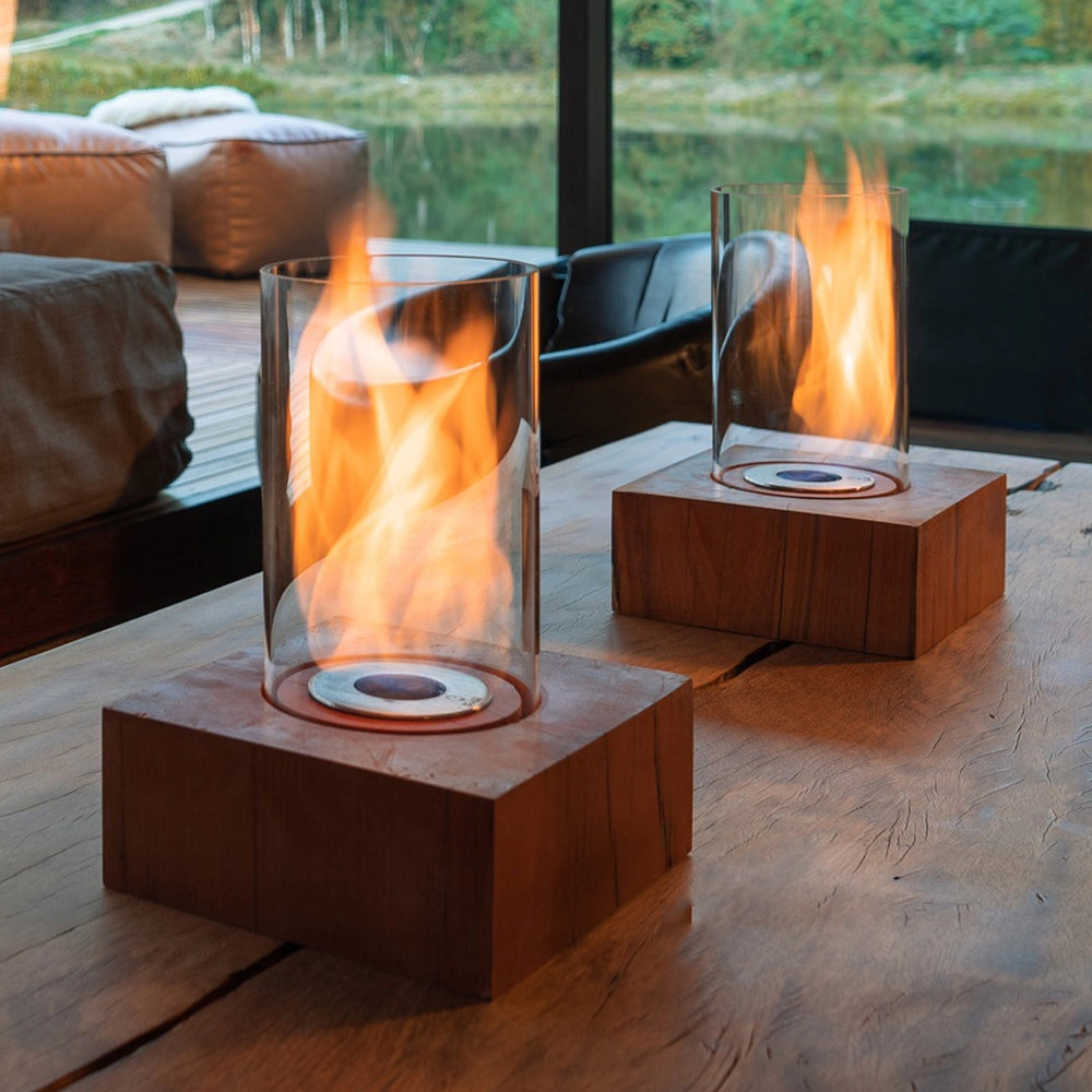 As lareiras ecológicas a álcool da Eco Flame Garden oferecem uma variedade de designs que se adaptam a diferentes estilos de decoração, desde o moderno até o tradicional. Além de fornecerem calor, essas lareiras funcionam como peças centrais decorativas, ideais para salas de estar, escritórios ou espaços ao ar livre. 